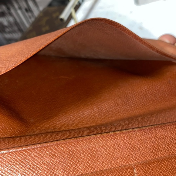 Authentic Louis Vuitton Rare Vintage Monogram checkbook holder - Picture 10 of 13